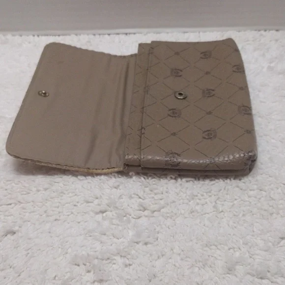 Sasson Beige Clutch Purse - Picture 8 of 11